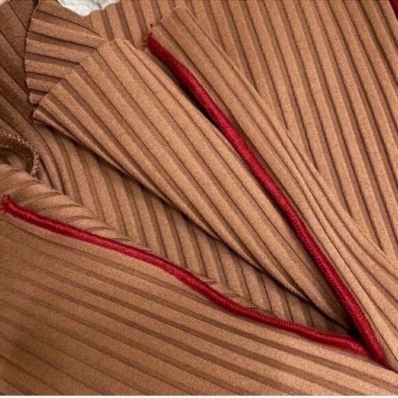 Zara High-waisted Caramel/Brown Ribbed
Pants Set (Top Medium,Bottom Small) - Picture 8 of 10